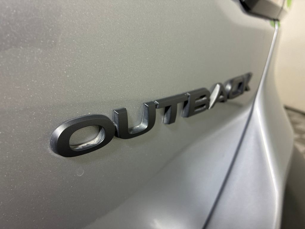 Certified 2025 Subaru Outback Onyx Edition w/ Tech Package 2 AWD/4WD image 28