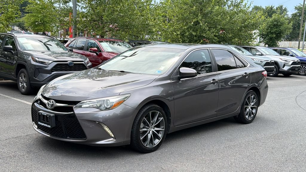 Used 2015 Toyota Camry XSE w/ Moonroof Package FWD image 2