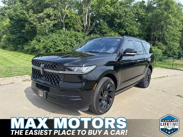 Used 2025 Lincoln Navigator Reserve w/ Jet Appearance Package AWD/4WD image 10