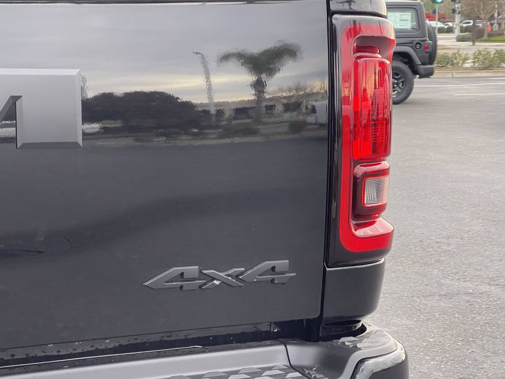 New 2026 RAM 3500 Big Horn AWD/4WD image 13
