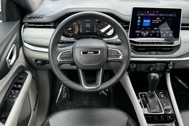 Certified 2024 Jeep Compass Latitude AWD/4WD image 14