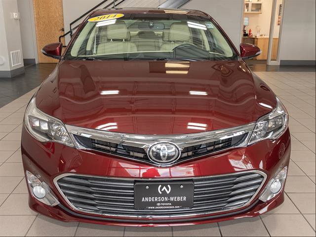 Used 2014 Toyota Avalon Limited w/ Technology Package FWD image 3