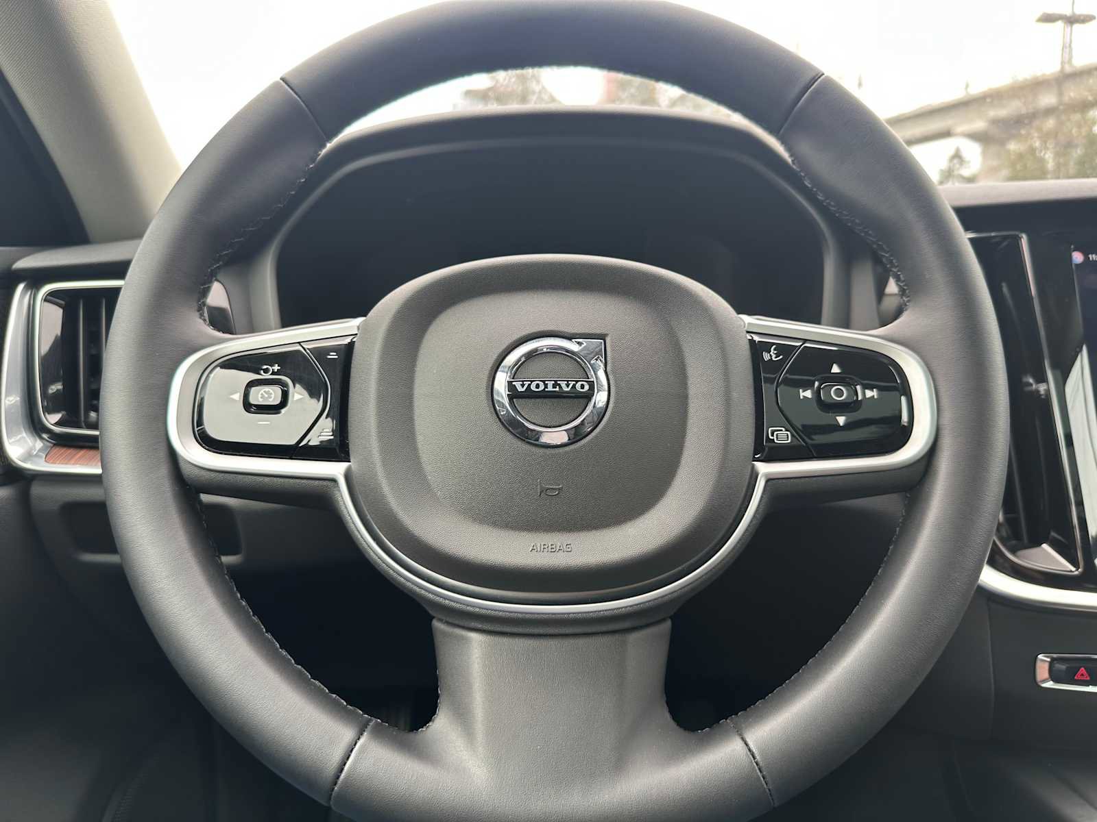 Used 2026 Volvo V60 B5 Cross Country Plus w/ Climate Package AWD/4WD image 24