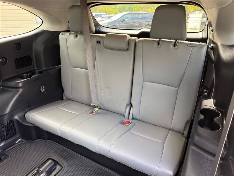 Used 2022 Toyota Highlander XLE AWD/4WD image 26