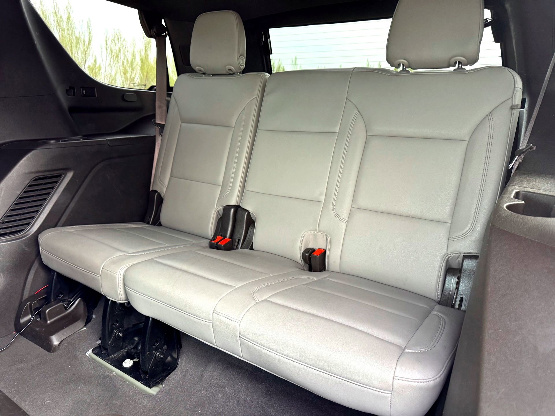 Used 2021 Chevrolet Tahoe Z71 w/ Z71 Off-Road Package image 17