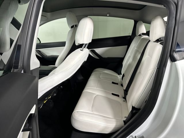 Used 2021 Tesla Model Y Long Range image 24