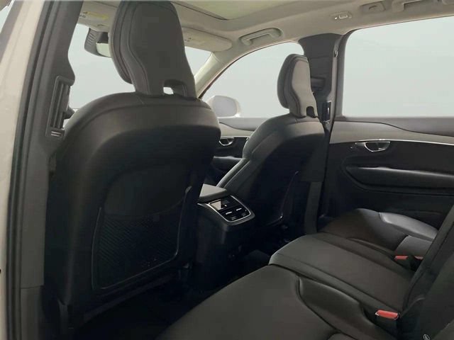 Used 2025 Volvo XC90 B5 Core AWD/4WD image 21