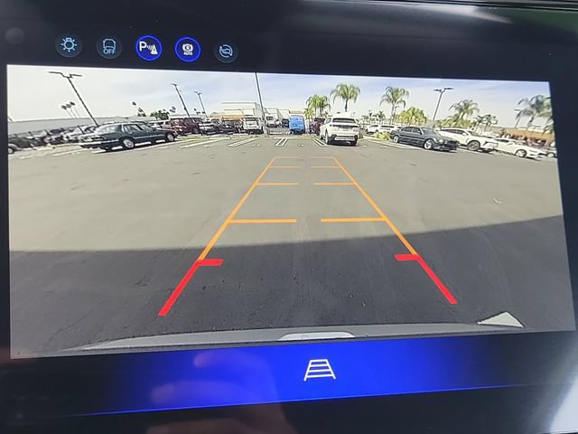 Used 2027 Chevrolet Bolt LT w/ Comfort Package FWD image 14