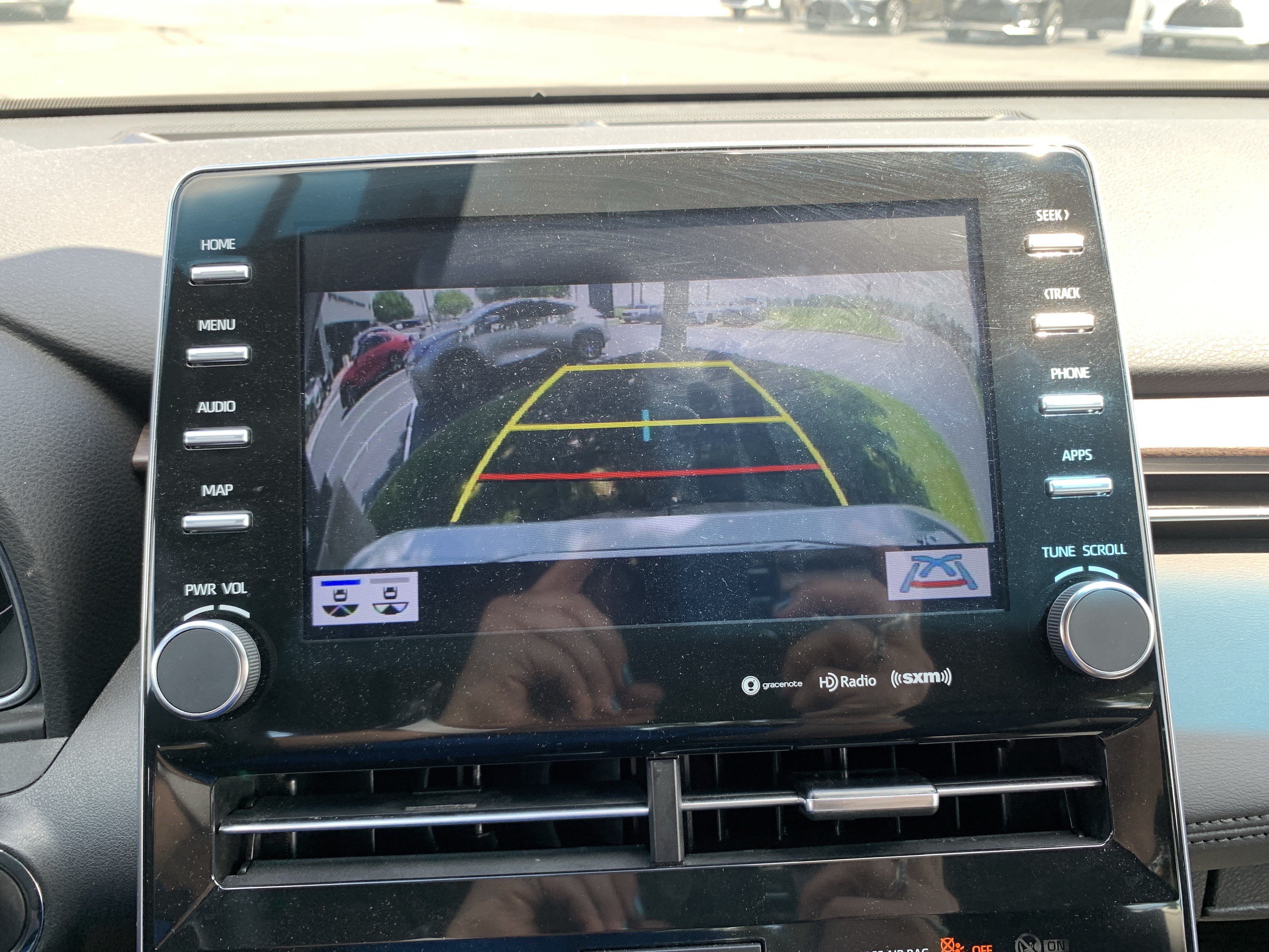 Used 2022 Toyota Avalon XLE FWD image 25