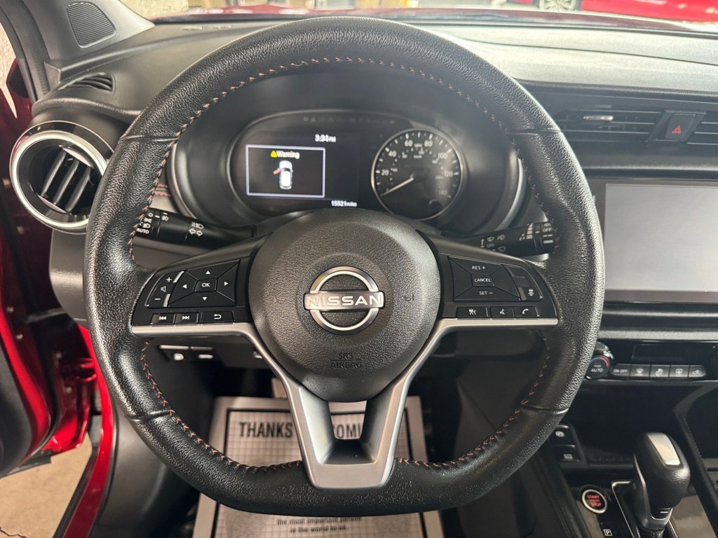 Used 2023 Nissan Kicks SR image 9