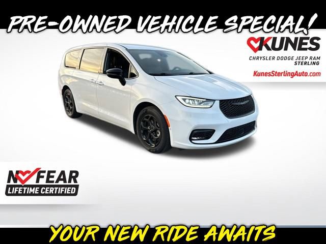 Certified 2024 Chrysler Pacifica Select