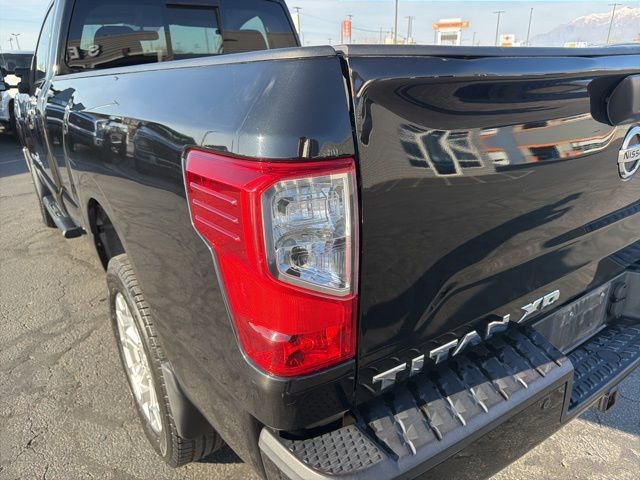 Used 2017 Nissan Titan SV image 40