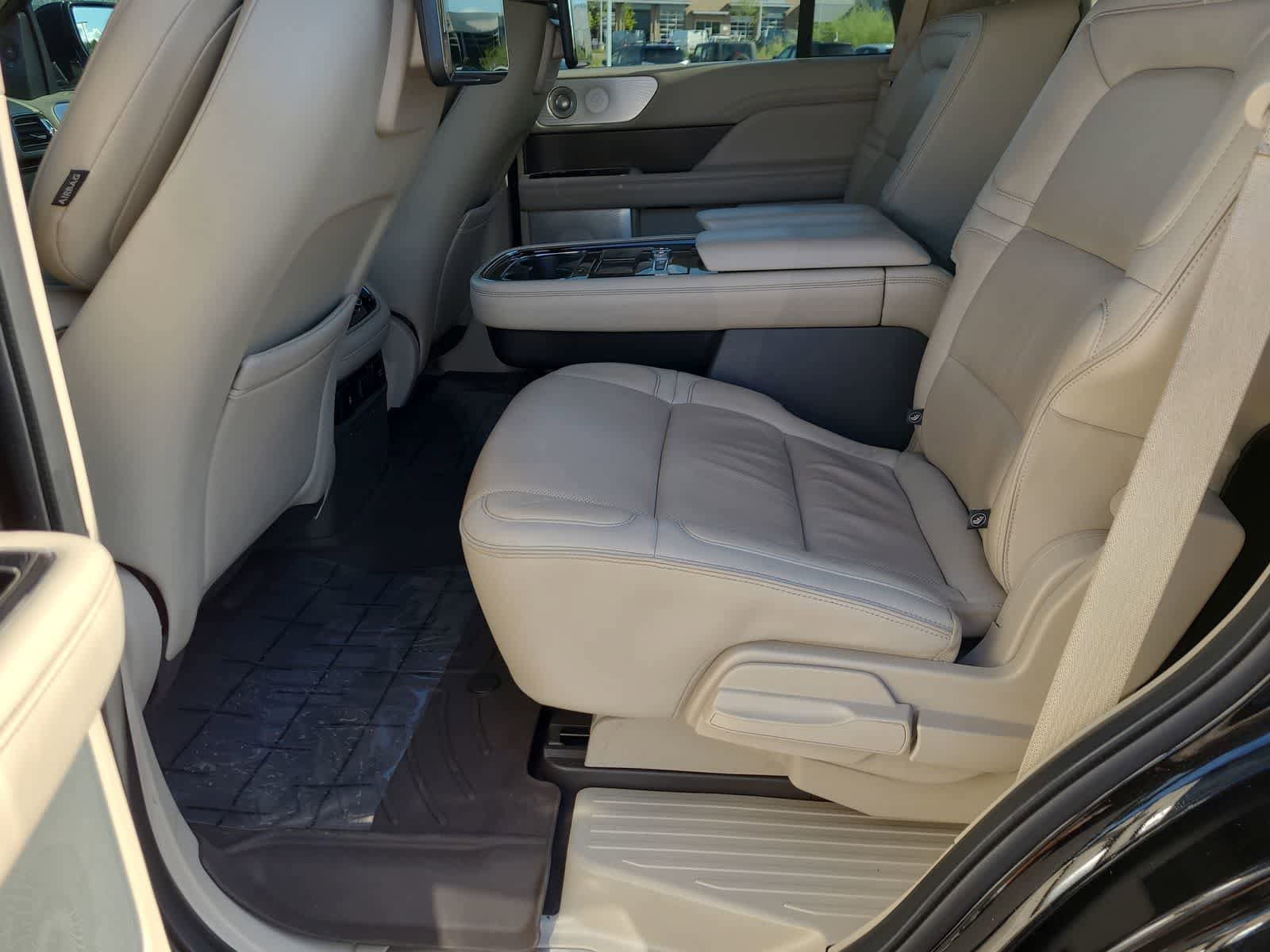 Used 2018 Lincoln Navigator Reserve w/ Technology Package AWD/4WD image 21