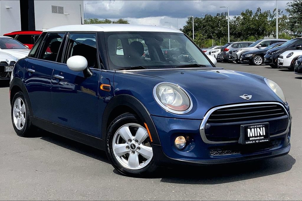 Used 2017 MINI Cooper 4-Door Hardtop FWD image 1
