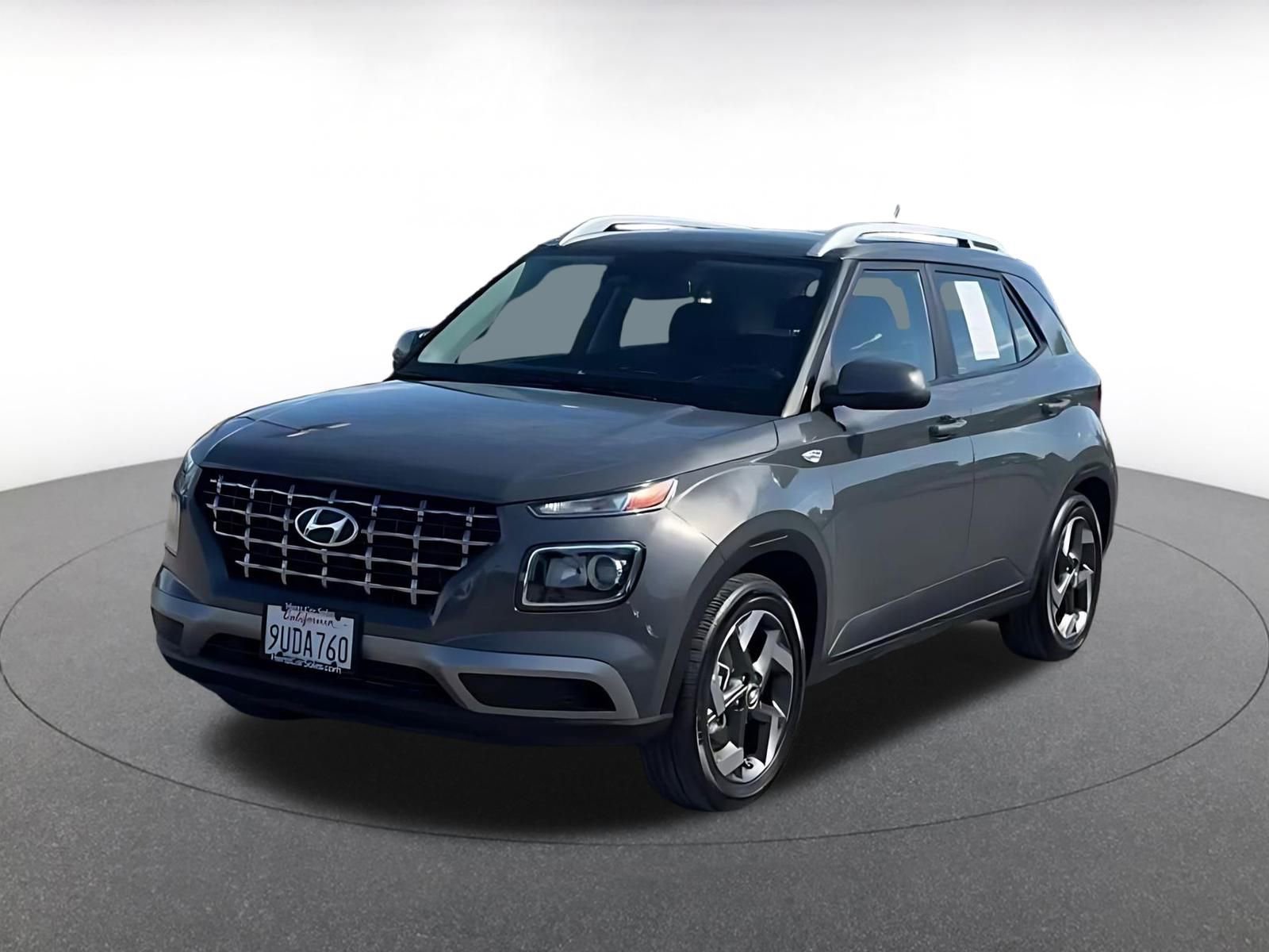 Used 2025 Hyundai Venue SEL image 7