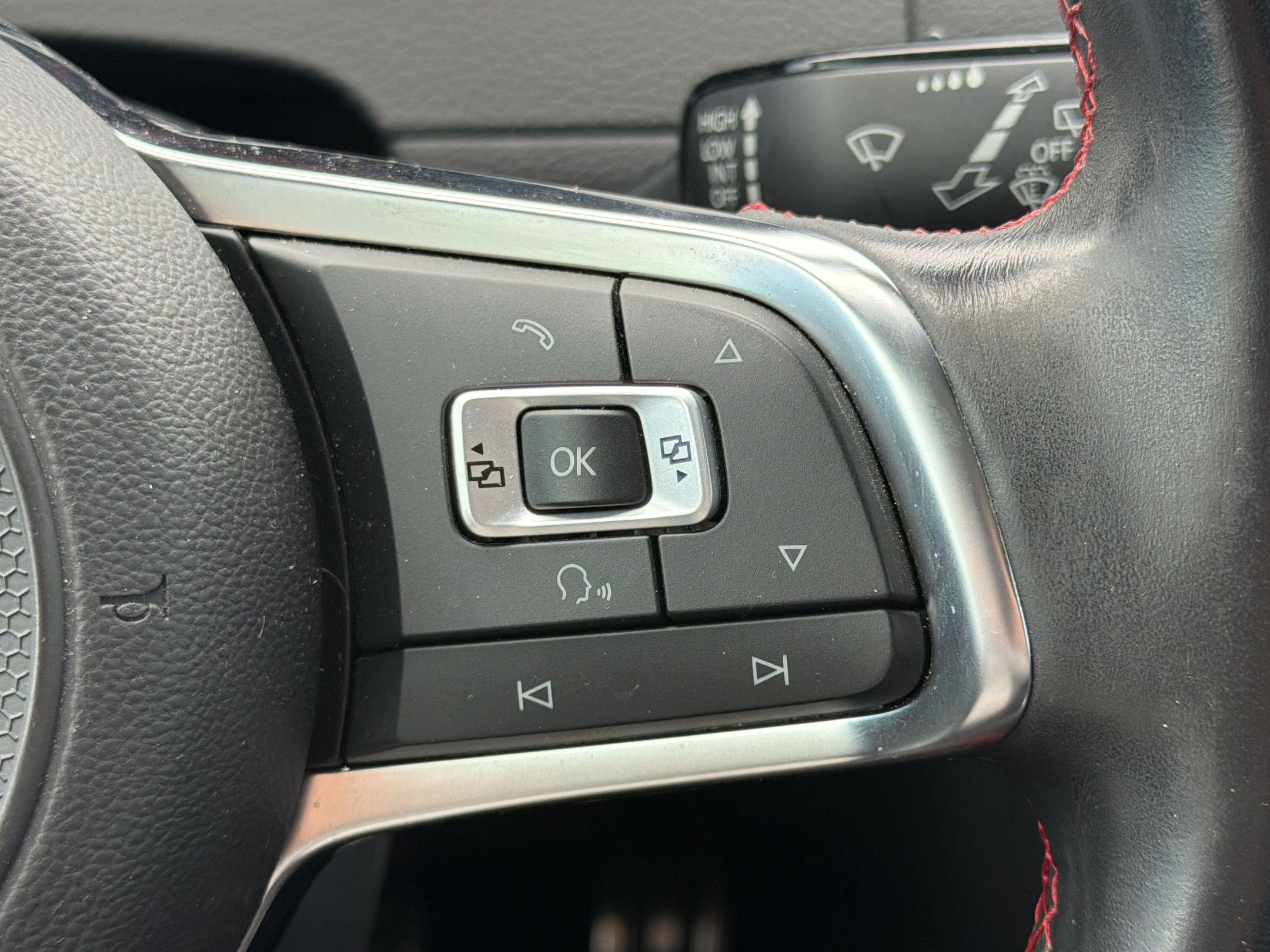 Used 2018 Volkswagen GTI SE w/ SE Leather Package FWD image 29