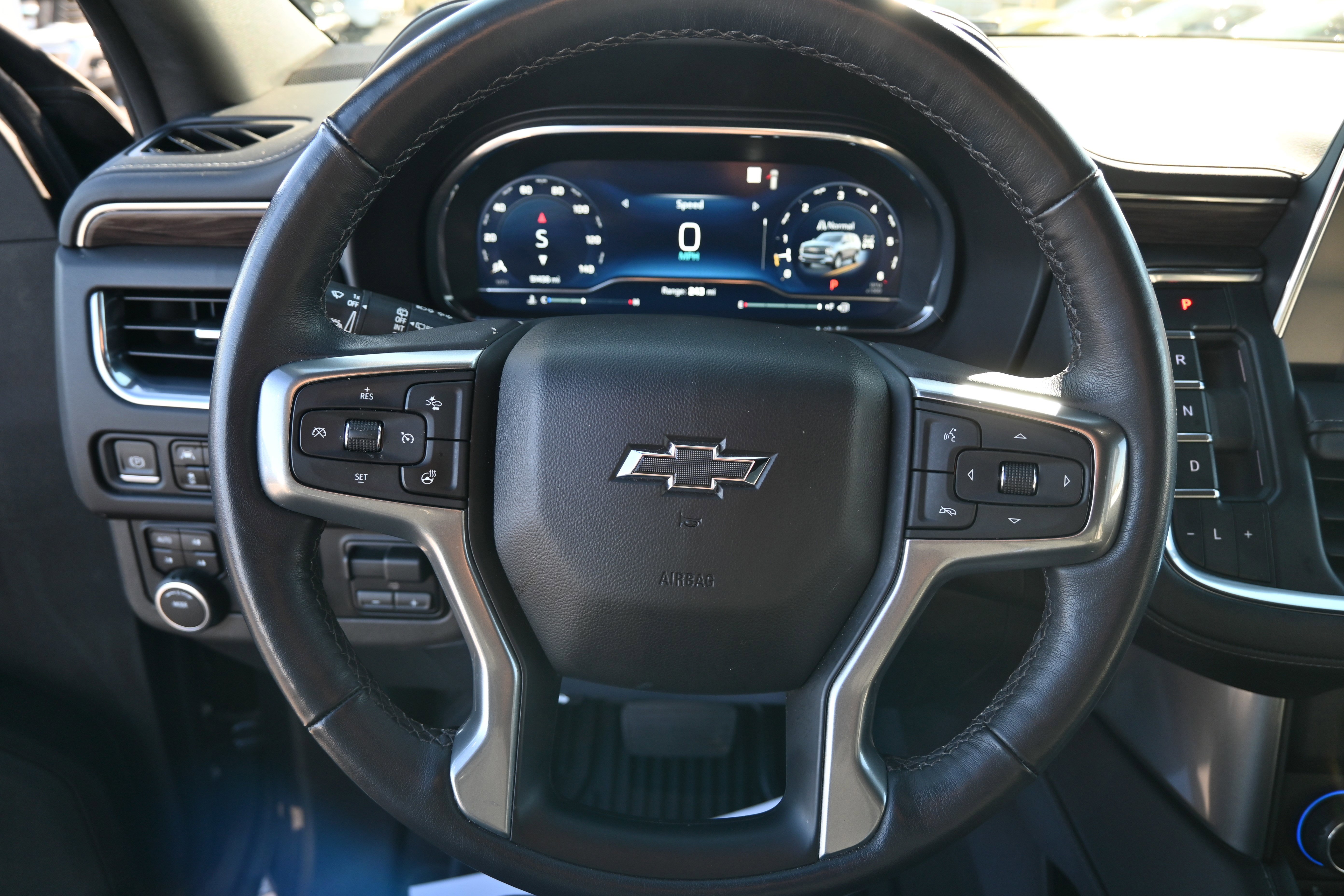 Used 2022 Chevrolet Tahoe Z71 w/ Luxury Package image 19