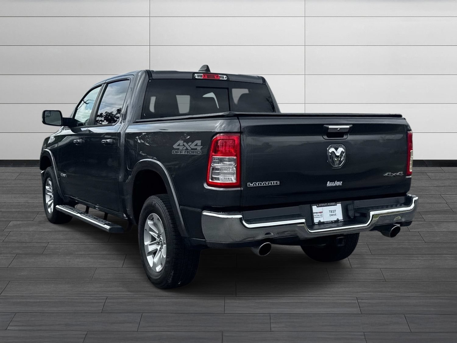 Used 2019 RAM 1500 Laramie w/ Off Road Group AWD/4WD image 7