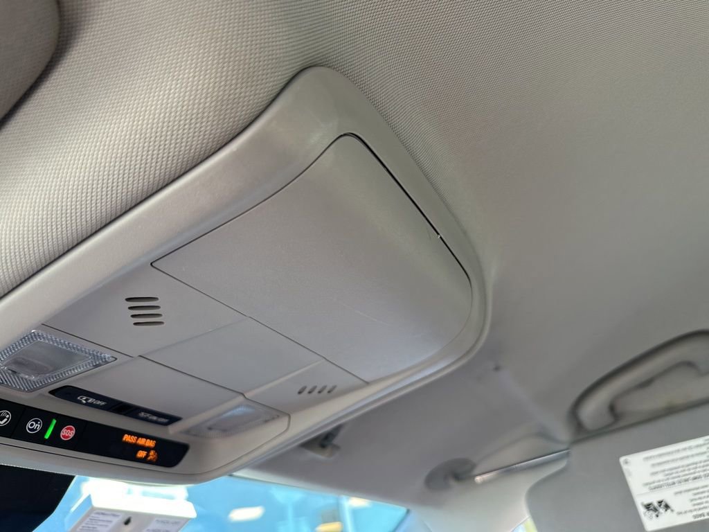 Used 2020 Chevrolet Equinox LS image 14