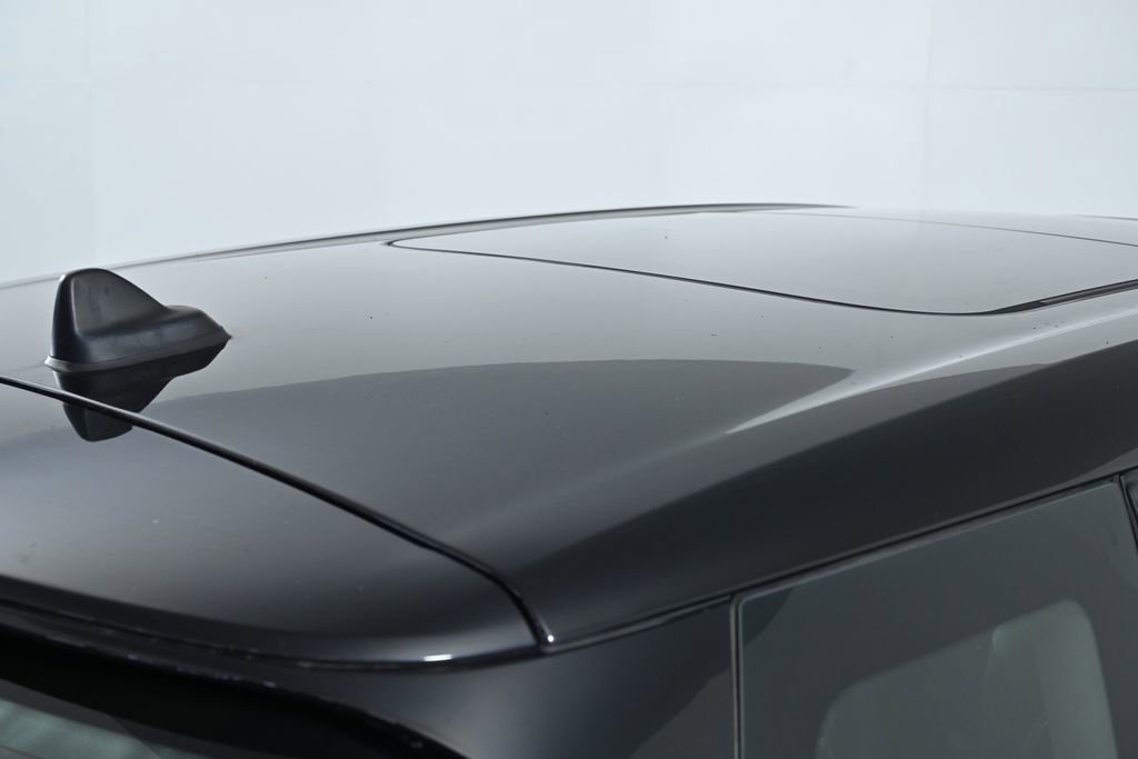 Used 2018 MINI Cooper Clubman image 9