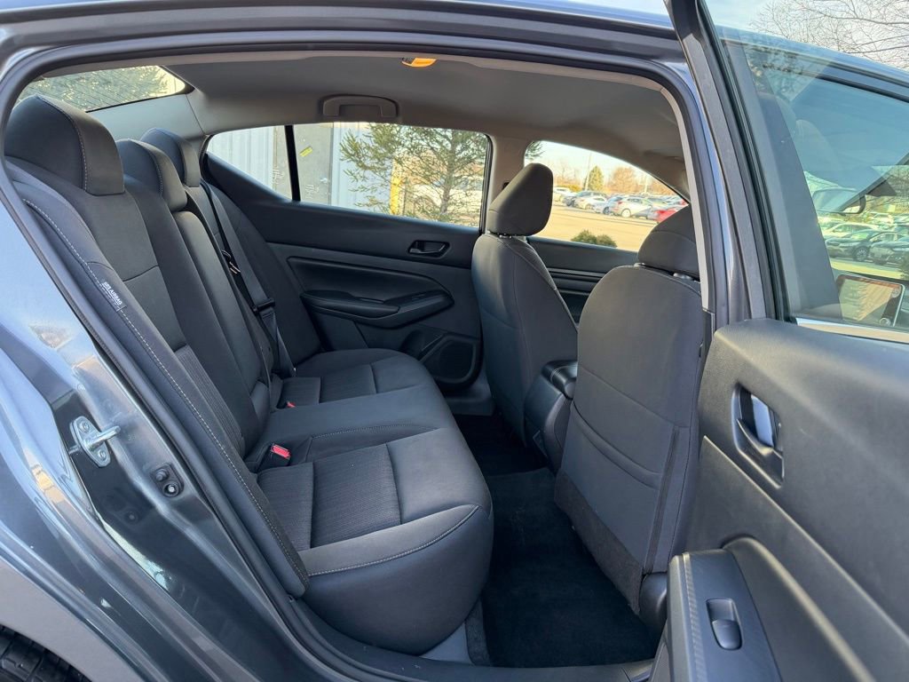 Used 2024 Nissan Altima 2.5 SV image 13