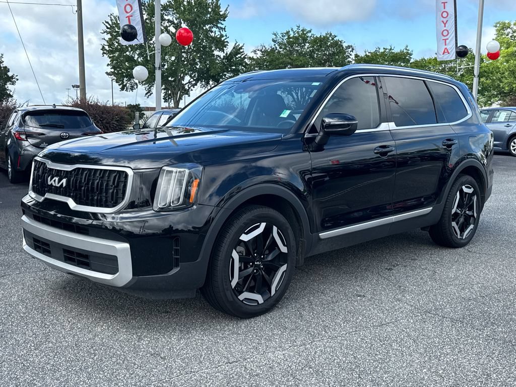 Certified 2024 Kia Telluride EX w/ EX Captain's Chair Package FWD image 7