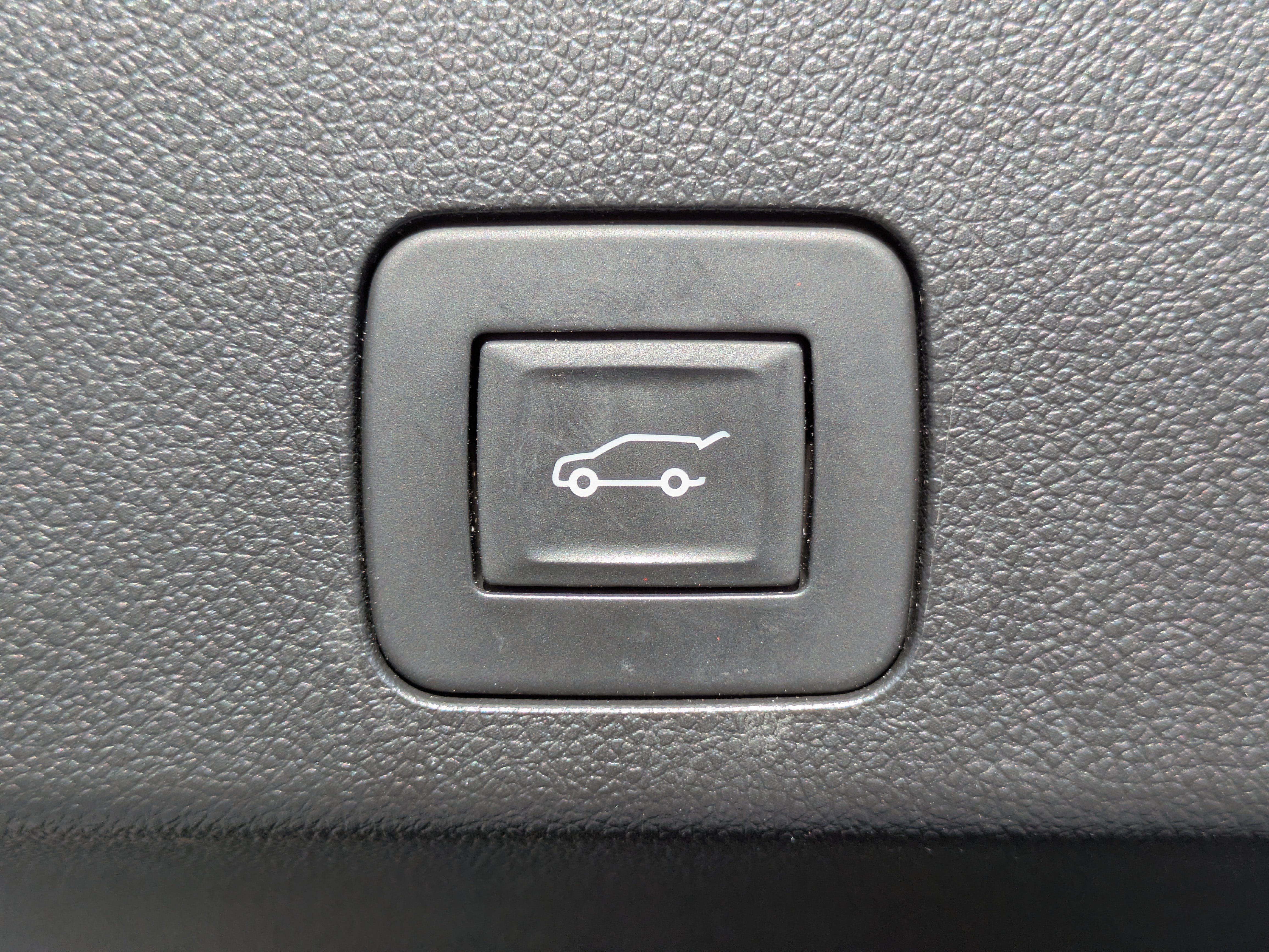 Used 2022 Buick Encore GX Essence w/ Advanced Technology Package image 8