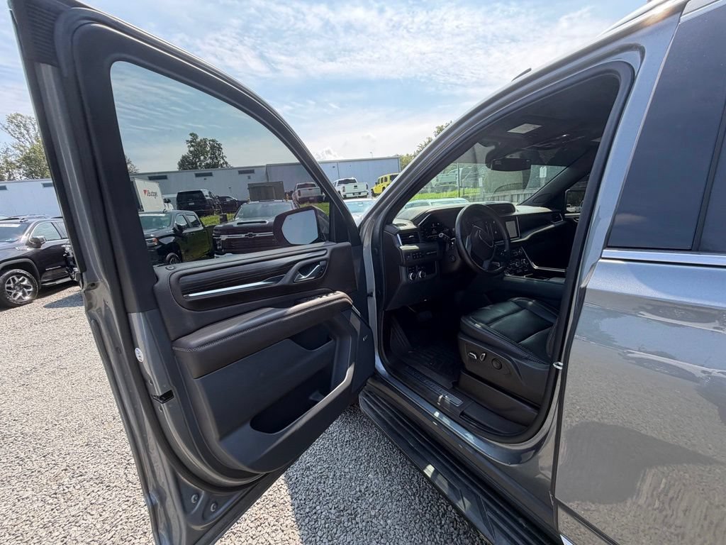 Used 2022 GMC Yukon Denali AWD/4WD image 16