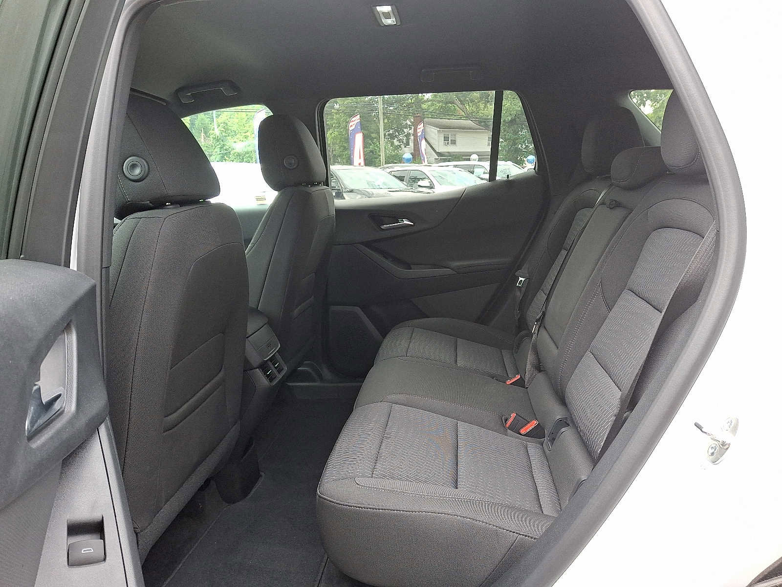 Used 2025 Chevrolet Equinox LT w/ Safety and Technology Package image 10