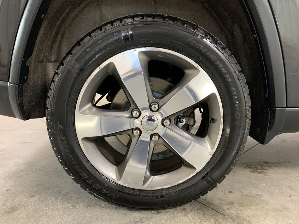 Used 2015 Jeep Grand Cherokee Limited AWD/4WD image 9