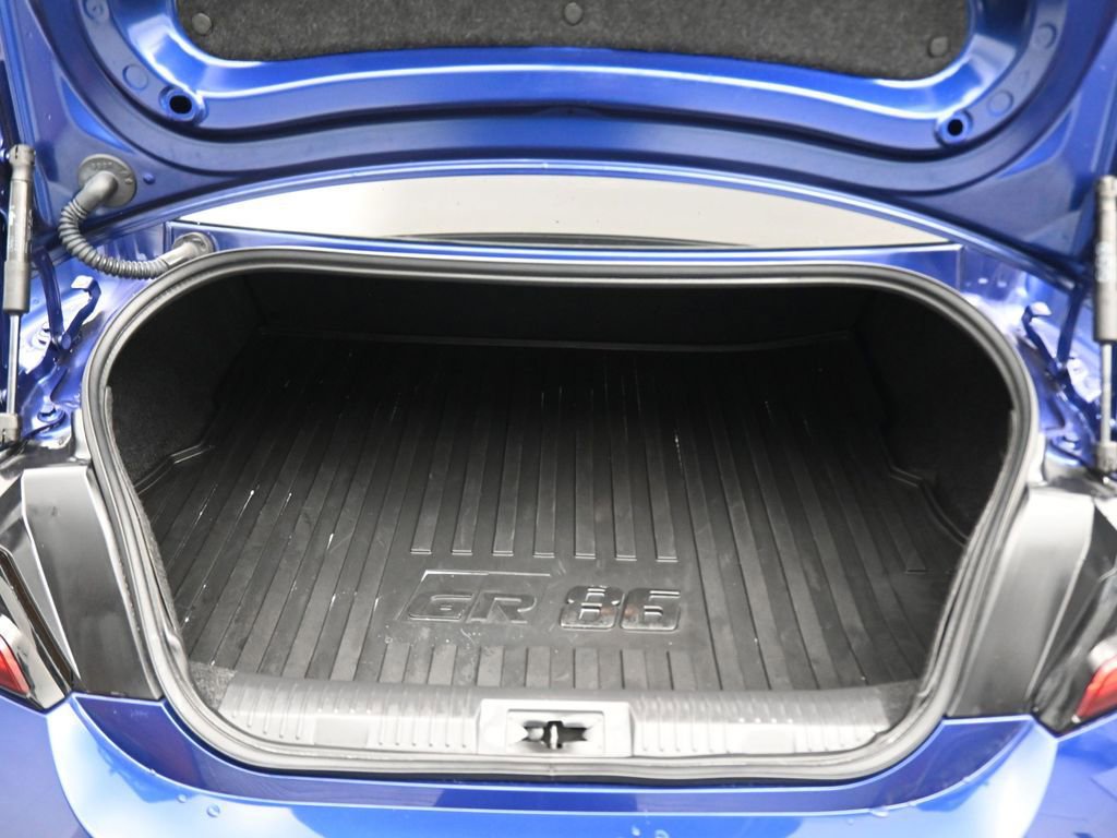 Used 2025 Toyota GR86 w/ Performance Package image 38