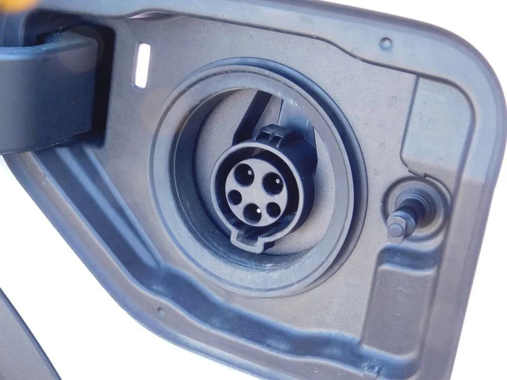 Used 2022 BMW X5 xDrive45e w/ Climate Comfort Package image 14