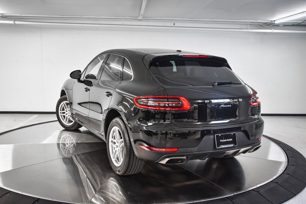 Certified 2018 Porsche Macan image 3