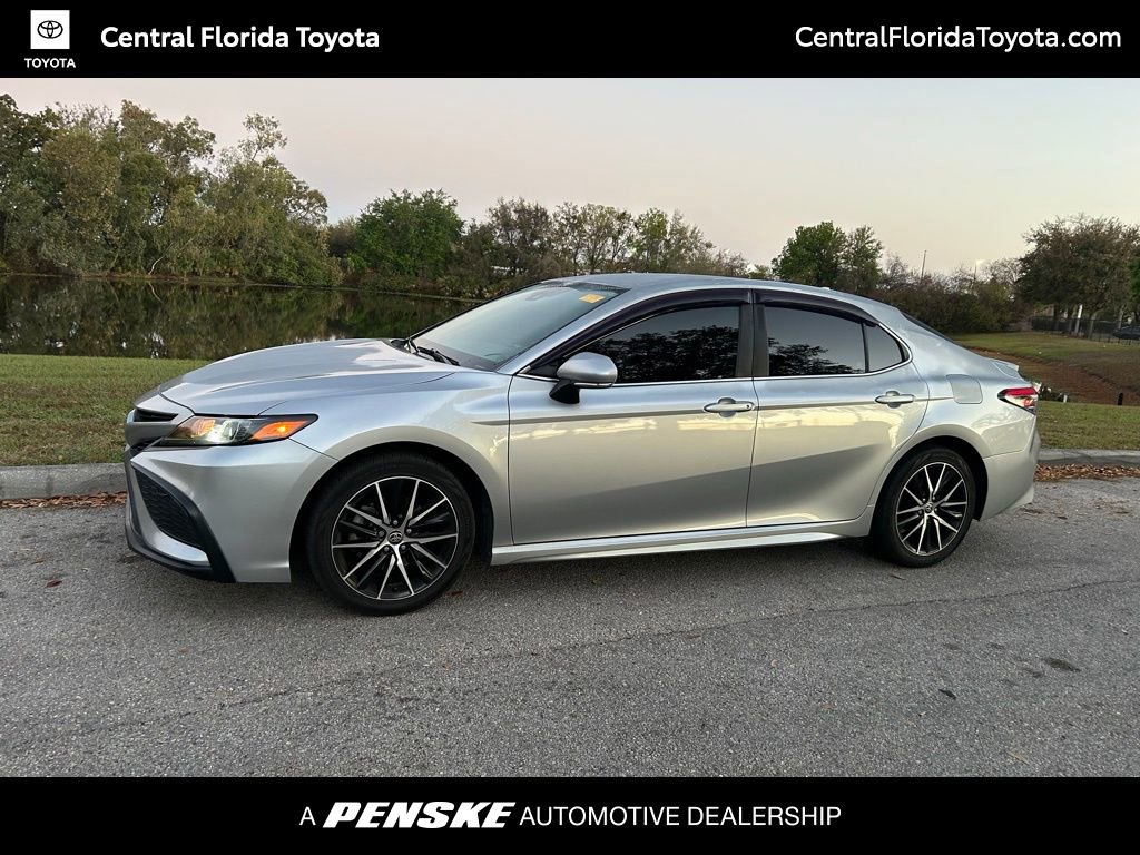 Certified 2022 Toyota Camry SE w/ Carpet Mat Package (TMS) image 1