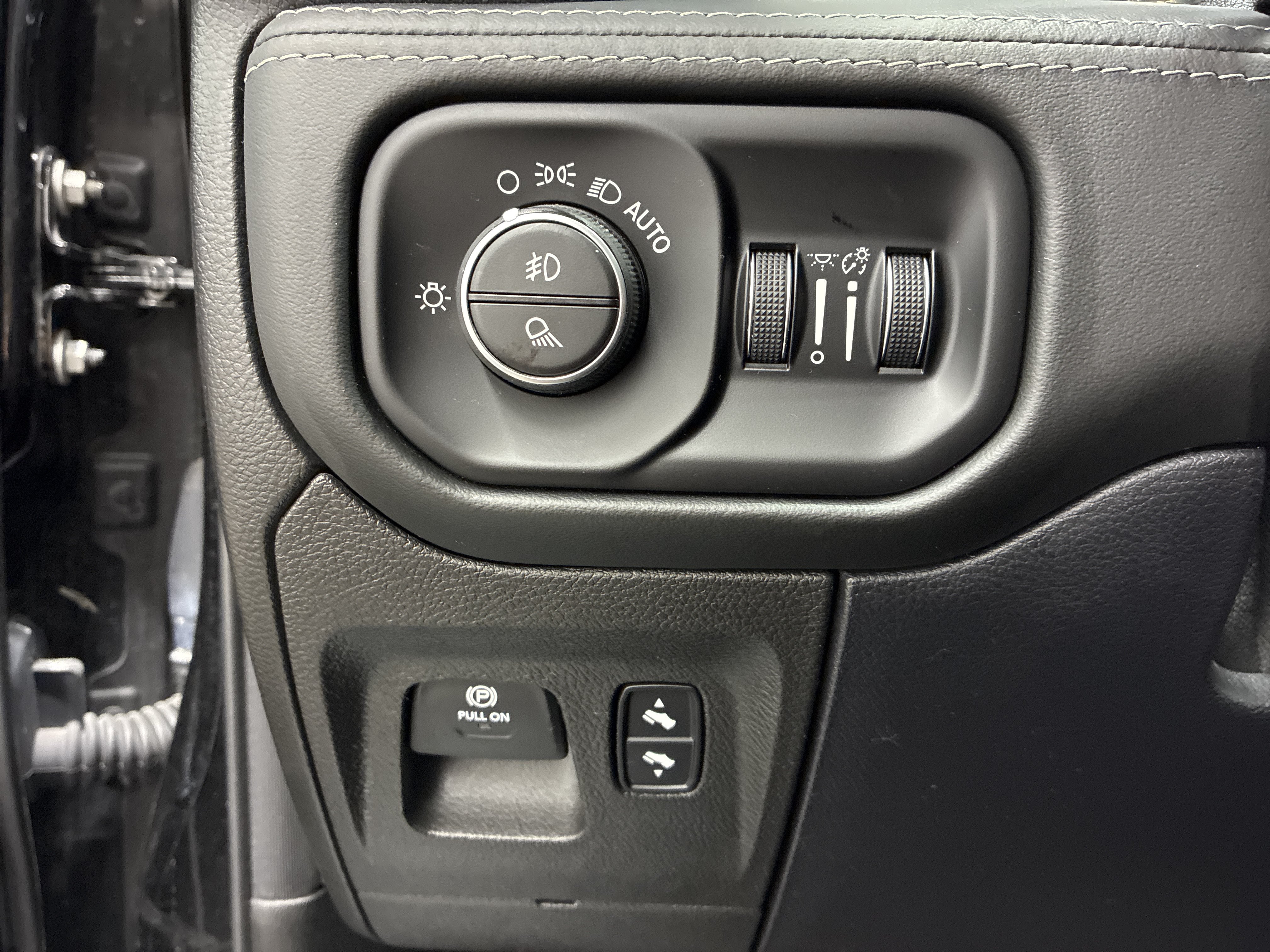 Used 2019 RAM 1500 Limited AWD/4WD image 20