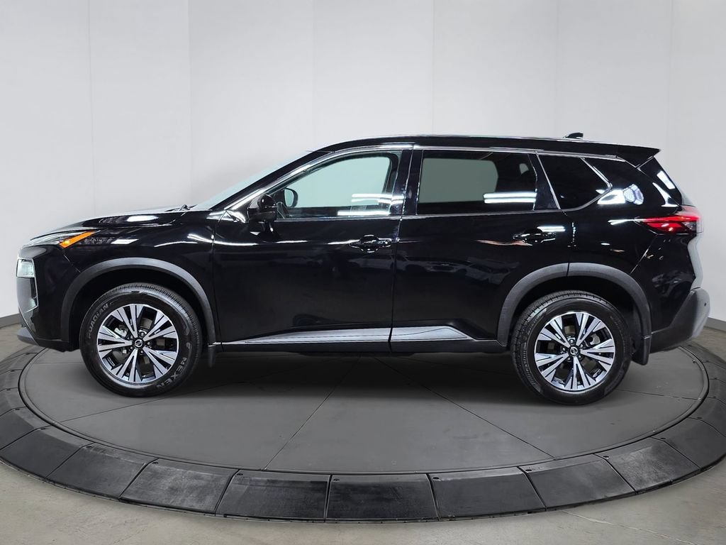 Used 2021 Nissan Rogue SV FWD image 2