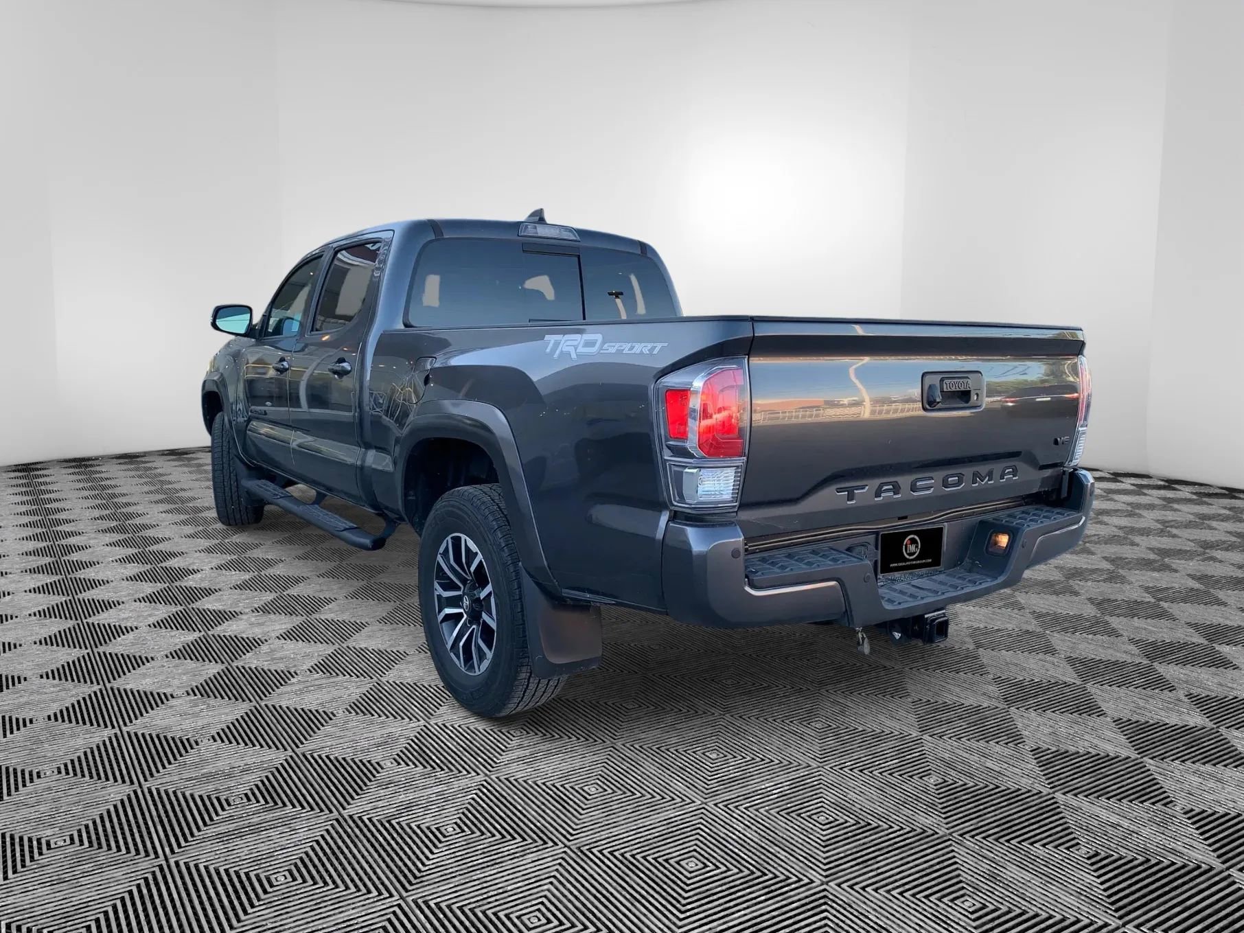 Used 2022 Toyota Tacoma TRD Sport w/ TRD Premium Sport Package image 8
