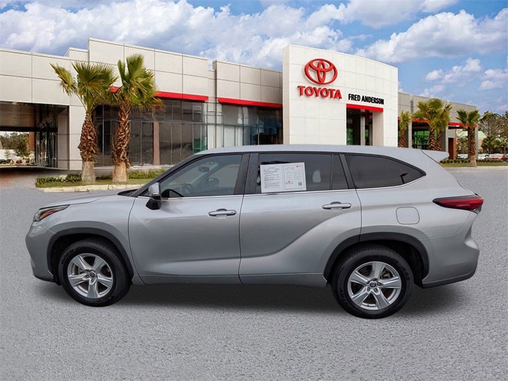 Certified 2023 Toyota Highlander LE image 8