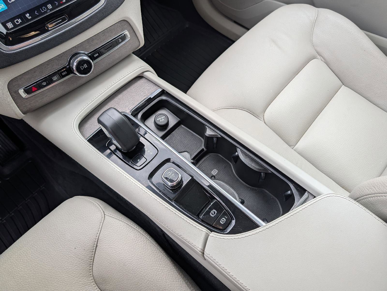 Used 2023 Volvo XC90 B6 Plus w/ Protection Package image 17