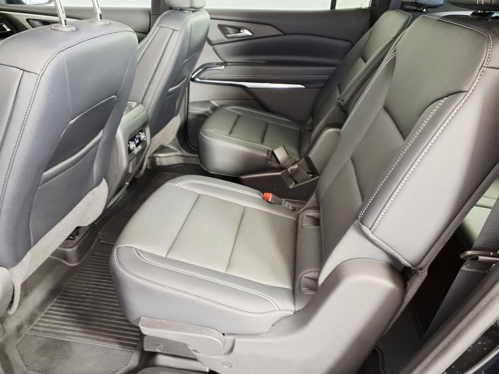 Used 2026 Chevrolet Traverse LT w/ Driver Confidence Package FWD image 8