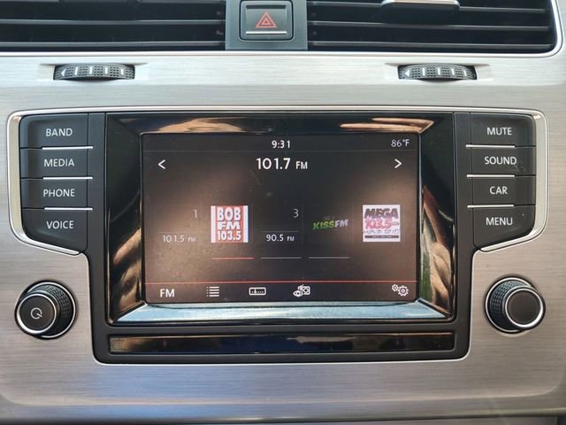 Used 2015 Volkswagen Golf 4-Door image 11