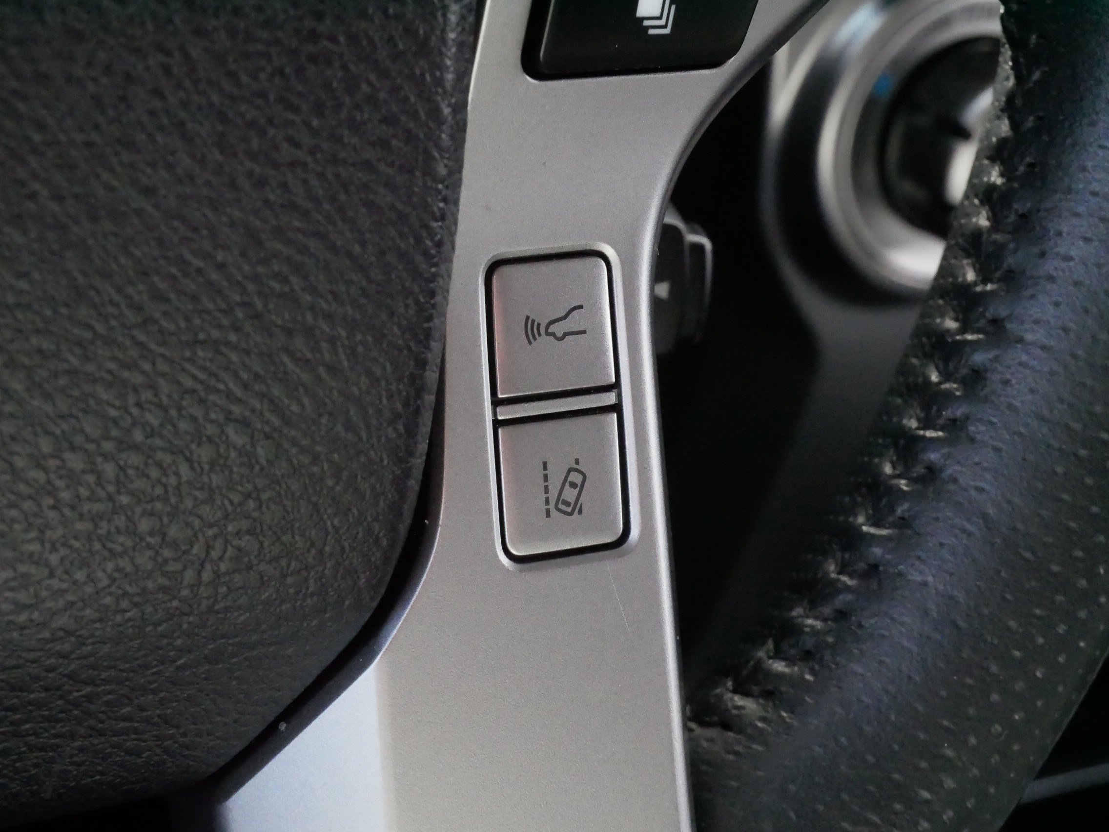 Used 2022 Toyota 4Runner Limited AWD/4WD image 25