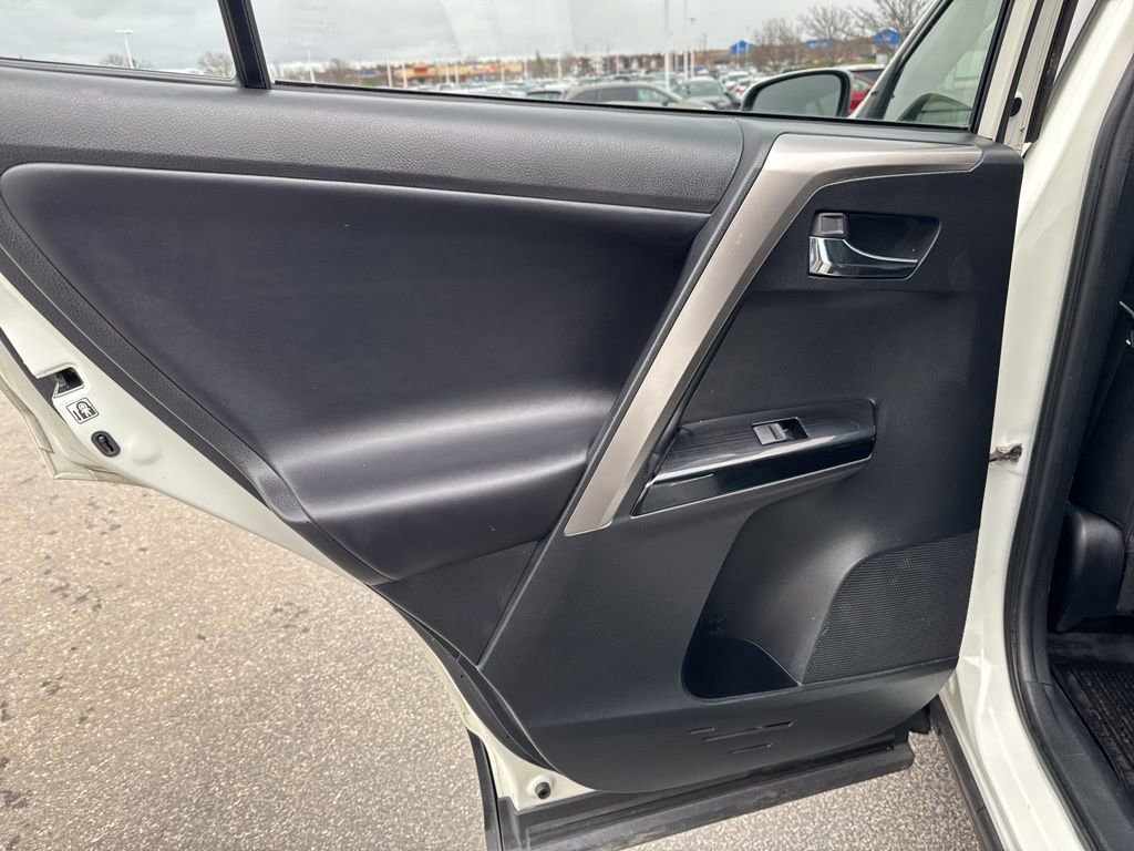 Used 2018 Toyota RAV4 Limited image 35