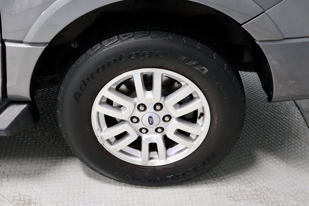 Used 2011 Ford Expedition EL XLT image 17