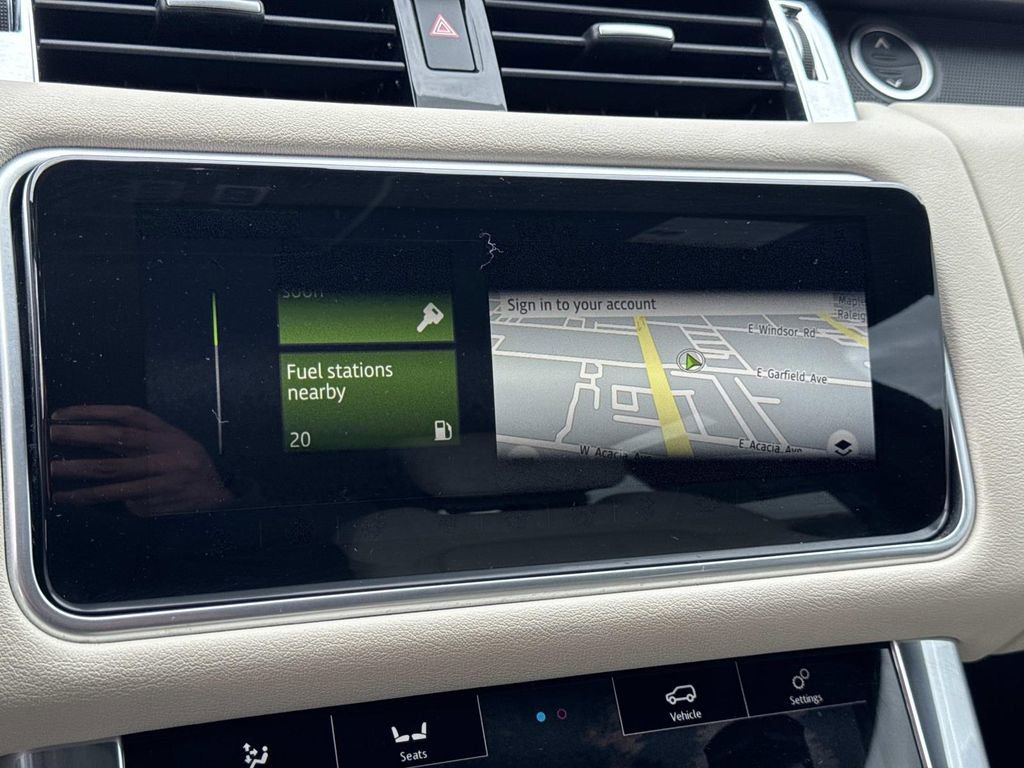 Used 2022 Land Rover Range Rover Sport HSE Silver Edition image 27