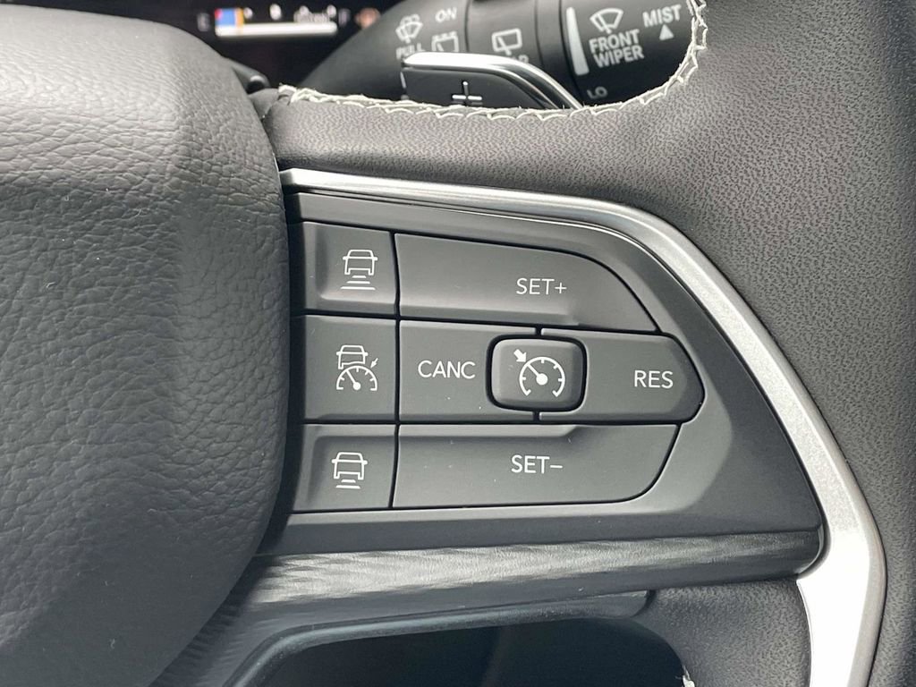 New 2025 Jeep Grand Cherokee Laredo X w/ Luxury Tech Group I image 32