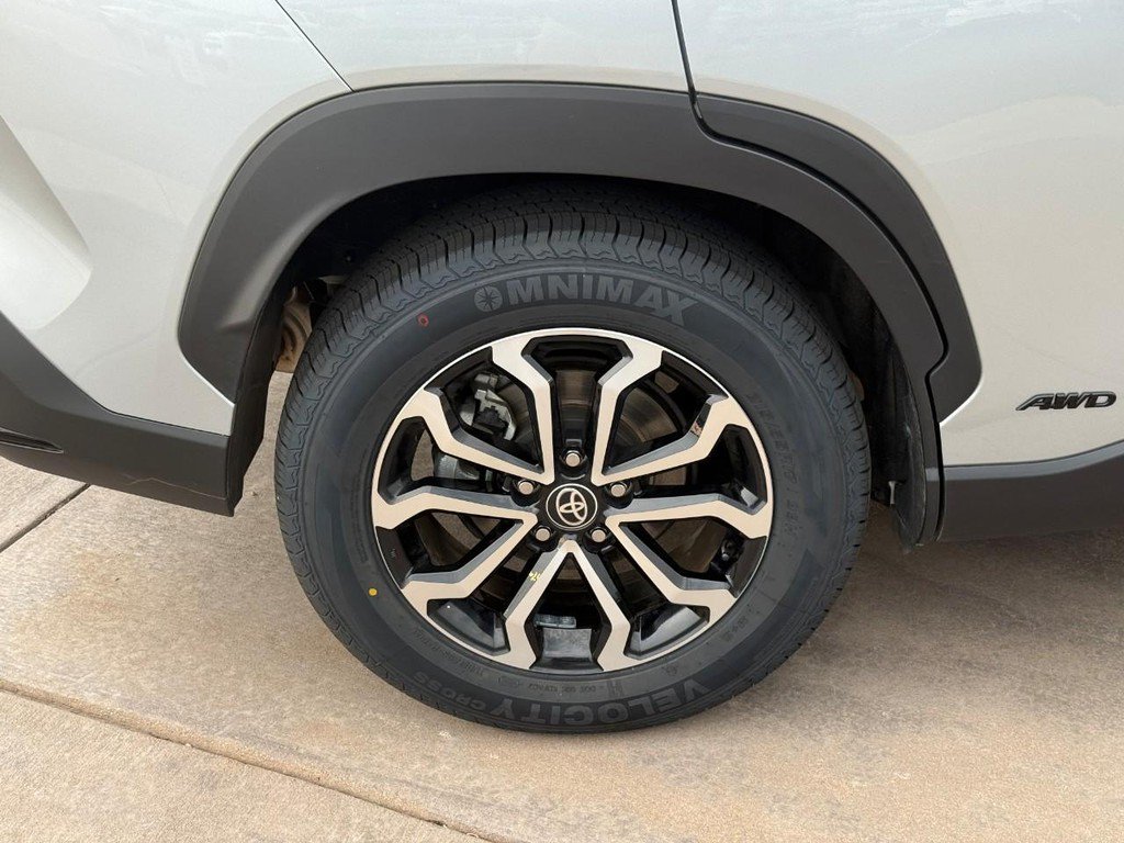 Certified 2024 Toyota Corolla Cross AWD Hybrid image 6