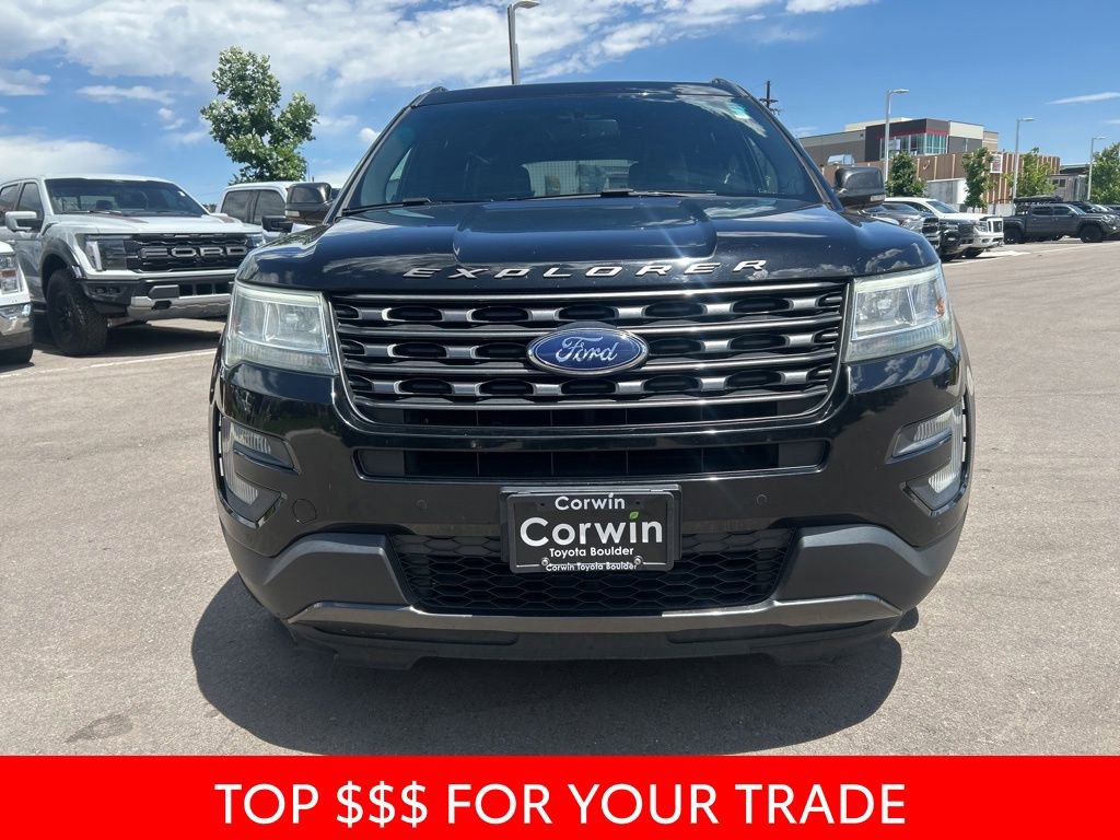 Used 2017 Ford Explorer XLT w/ Equipment Group 202A AWD/4WD image 2
