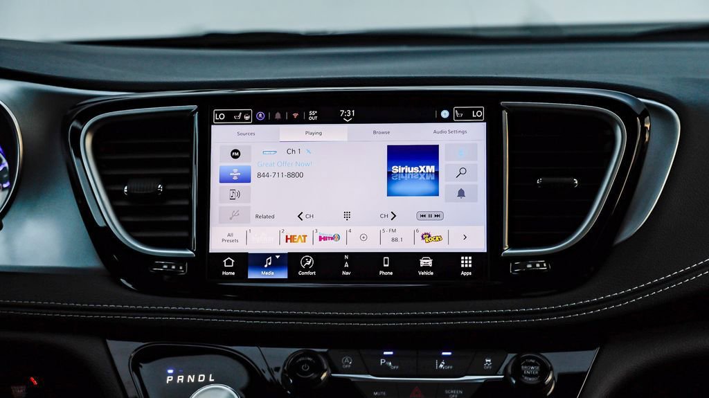 New 2026 Chrysler Pacifica Limited w/ S Appearance Package FWD image 17