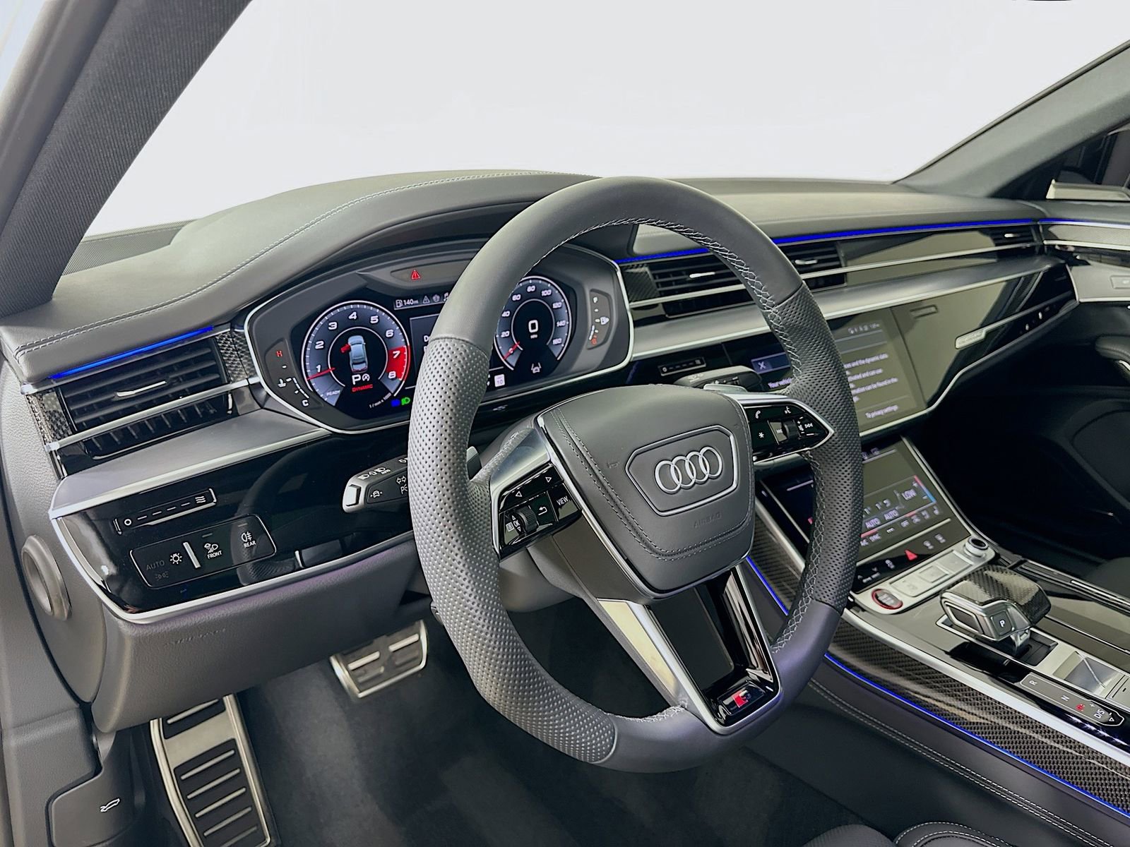 Used 2025 Audi S8 AWD/4WD image 32